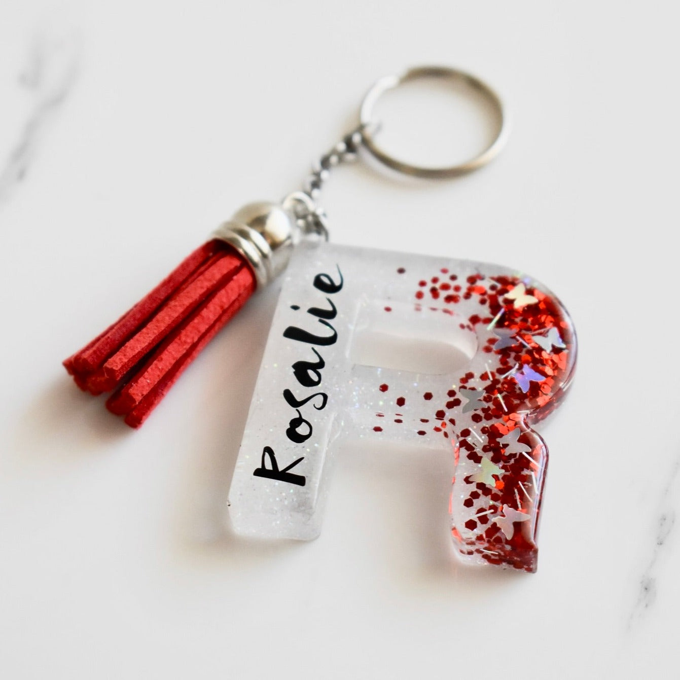 Beautifully hand made resin keychain. A perfect addition to a gift or a great thank you gift for a wedding.