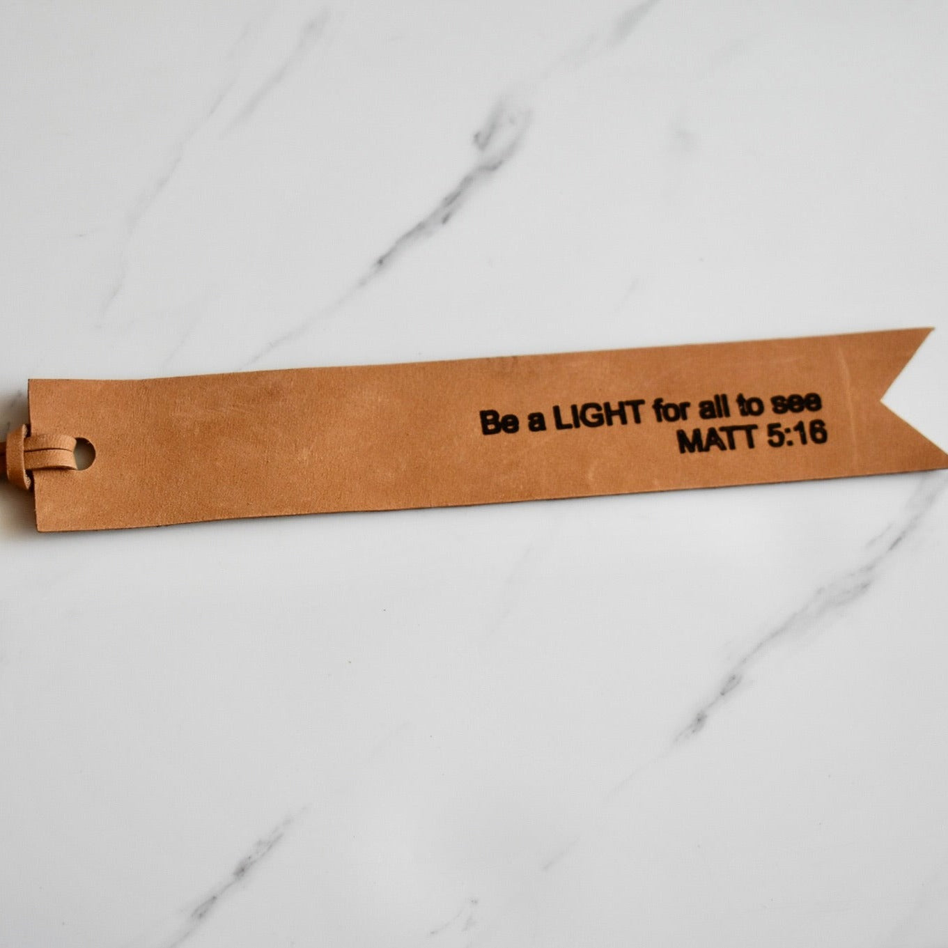Beautifully hand made genuine leather keychain. A perfect addition to a gift or a great thank you gift for a wedding favour.