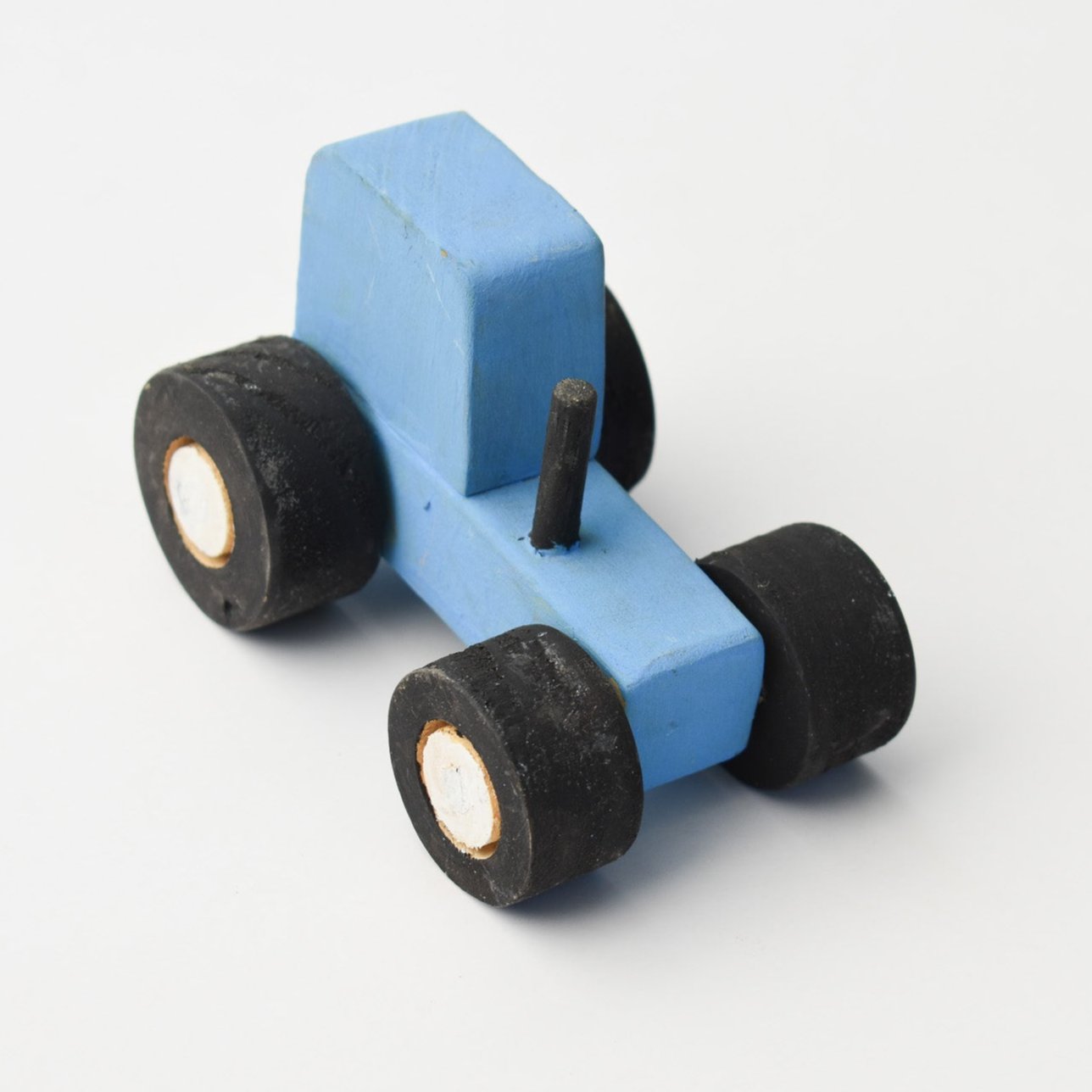 WOODEN SMALL TRACTOR