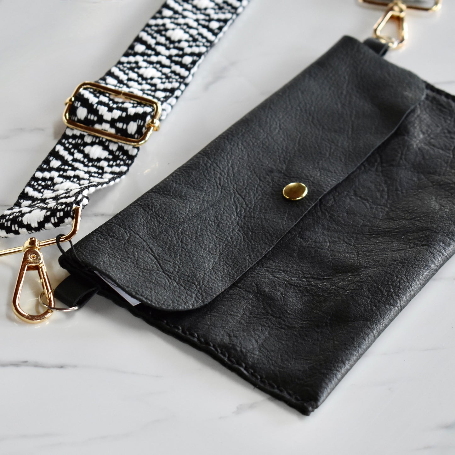 Beautifully handmade and hand stitched leather cross body bag. Perfect for everyday use. This also makes an amazing gift and addition to a bridesmaids gift box.