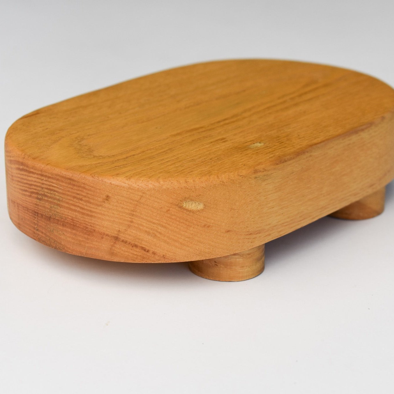 WOODEN DISPLAY RISER - OVAL