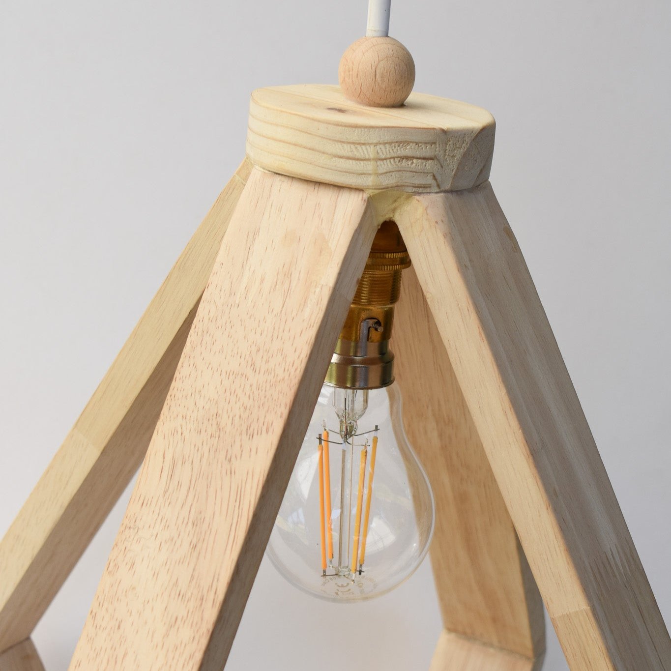 WOODEN LIGHT PENDANT -DIAMOND