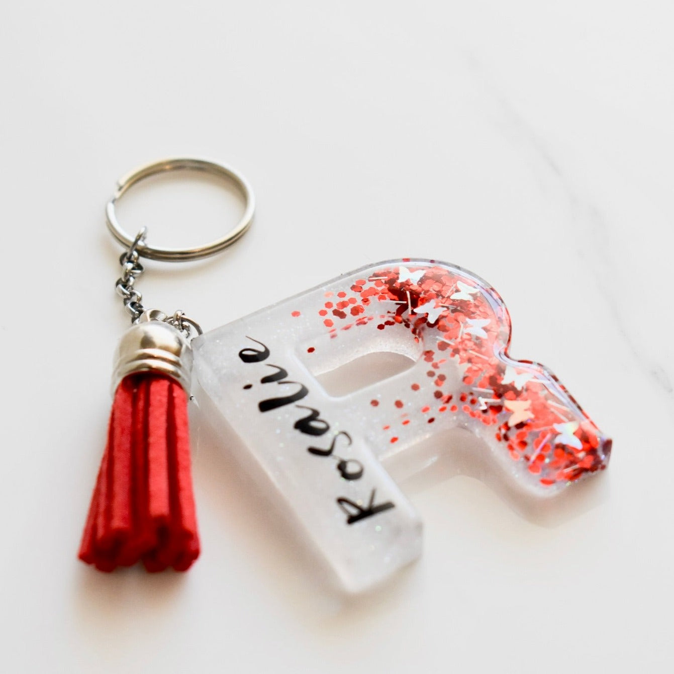 Beautifully hand made resin keychain. A perfect addition to a gift or a great thank you gift for a wedding. 