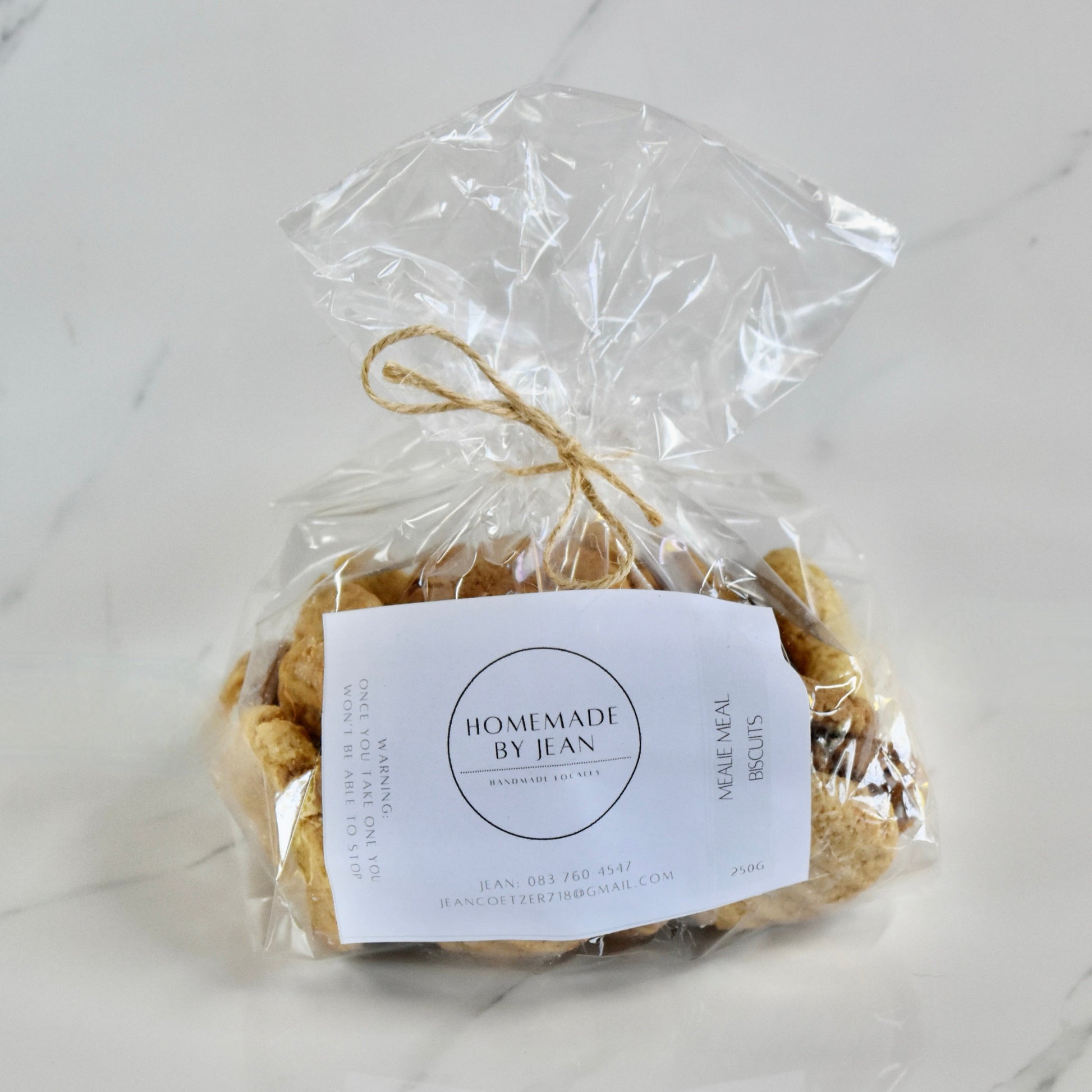 Indulge in decadent, just-out-of-the-oven homemade cookies. Delight in their melt-in-your-mouth texture and irresistible crispy goodness. Ideal for any occasion or as a luxurious gift. Personalised wedding favor choices are also on offer. For larger quantities, take advantage of our bulk discount and beautifully package them for your guests.