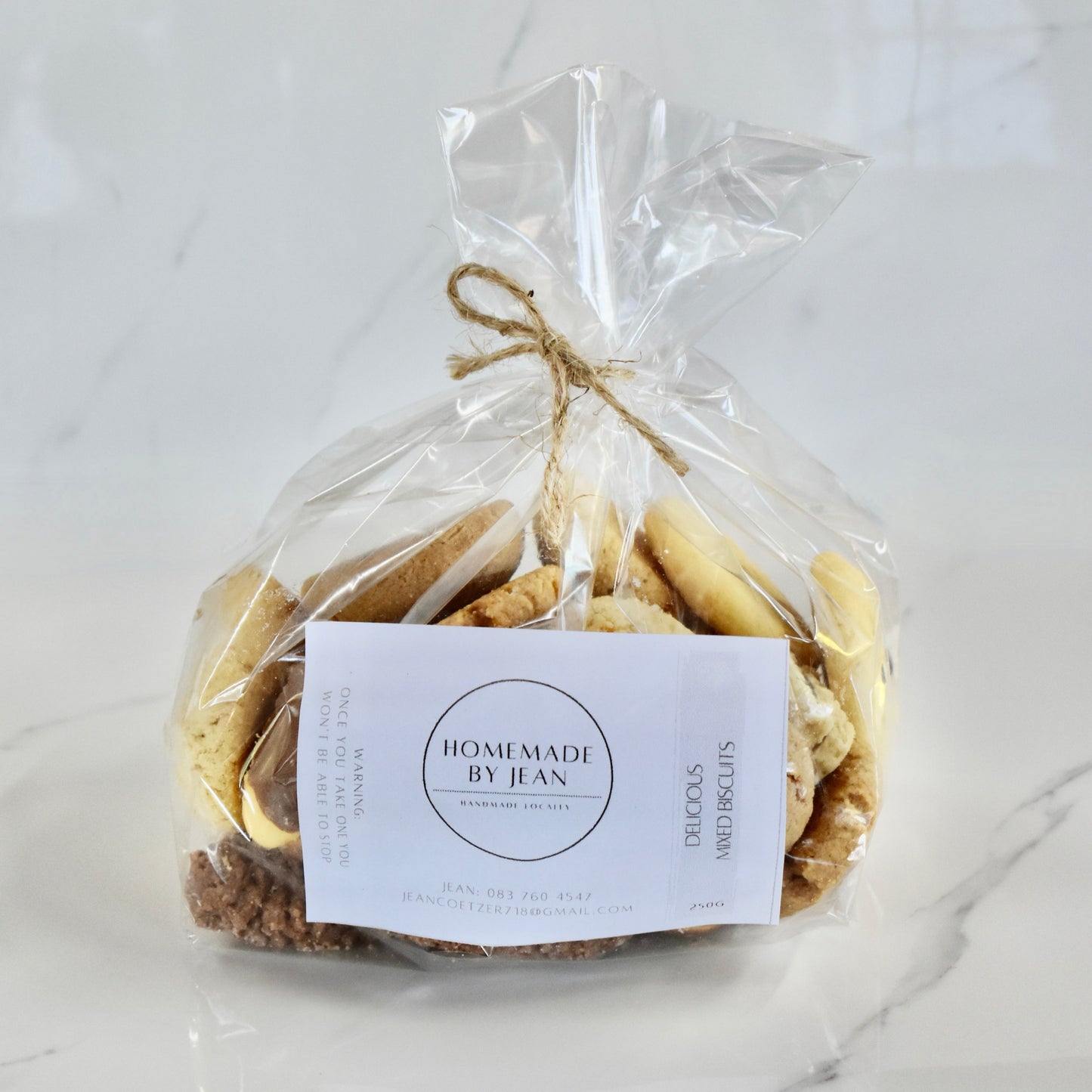 Indulge in decadent, just-out-of-the-oven homemade cookies. Delight in their melt-in-your-mouth texture and irresistible crispy goodness. Ideal for any occasion or as a luxurious gift. Personalized wedding favor choices are also on offer. For larger quantities, take advantage of our bulk discount and beautifully package them for your guests.