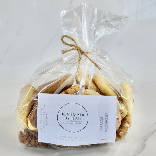 Indulge in decadent, just-out-of-the-oven homemade cookies. Delight in their melt-in-your-mouth texture and irresistible crispy goodness. Ideal for any occasion or as a luxurious gift. Personalized wedding favor choices are also on offer. For larger quantities, take advantage of our bulk discount and beautifully package them for your guests.