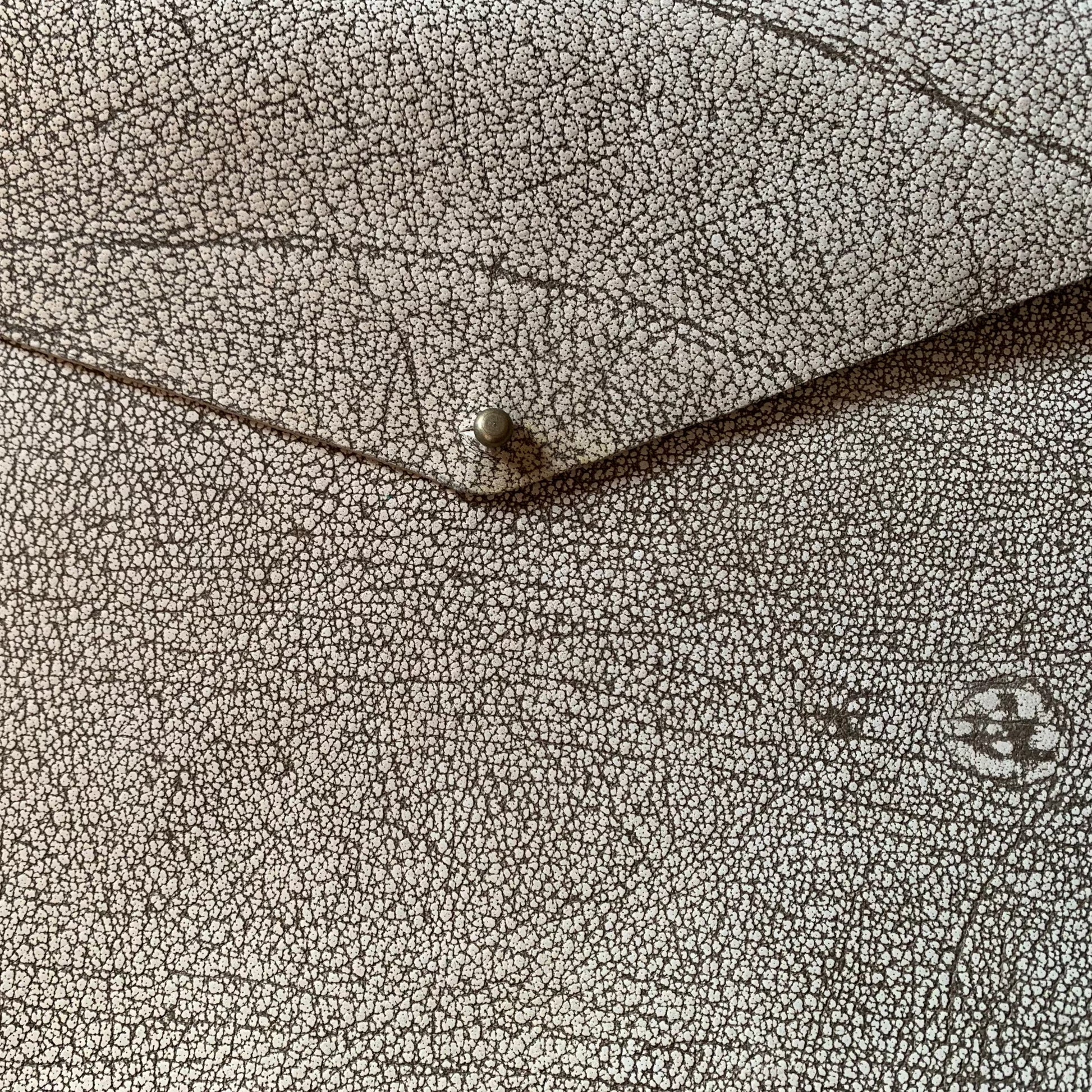 Beautifully handmade and hand stitched genuine leather laptop sleeve from Katrina Designs in South Africa.